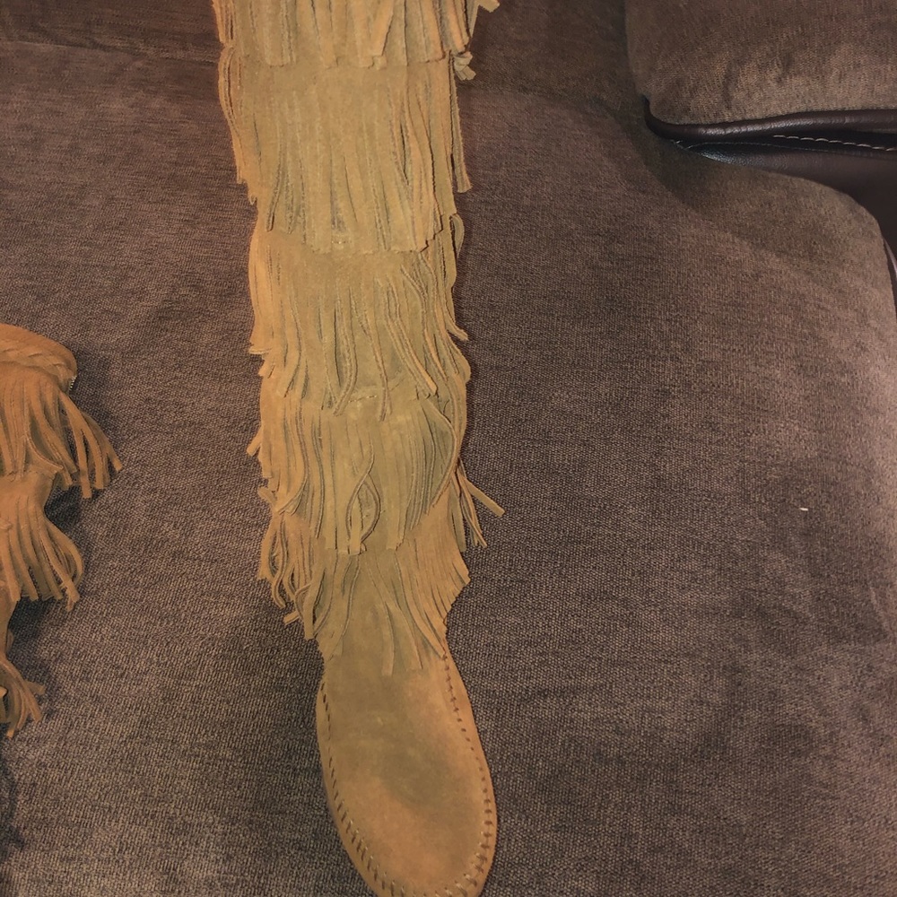 Minnetonka Women’s 5 Layer Fringe Moc Boot - image 2